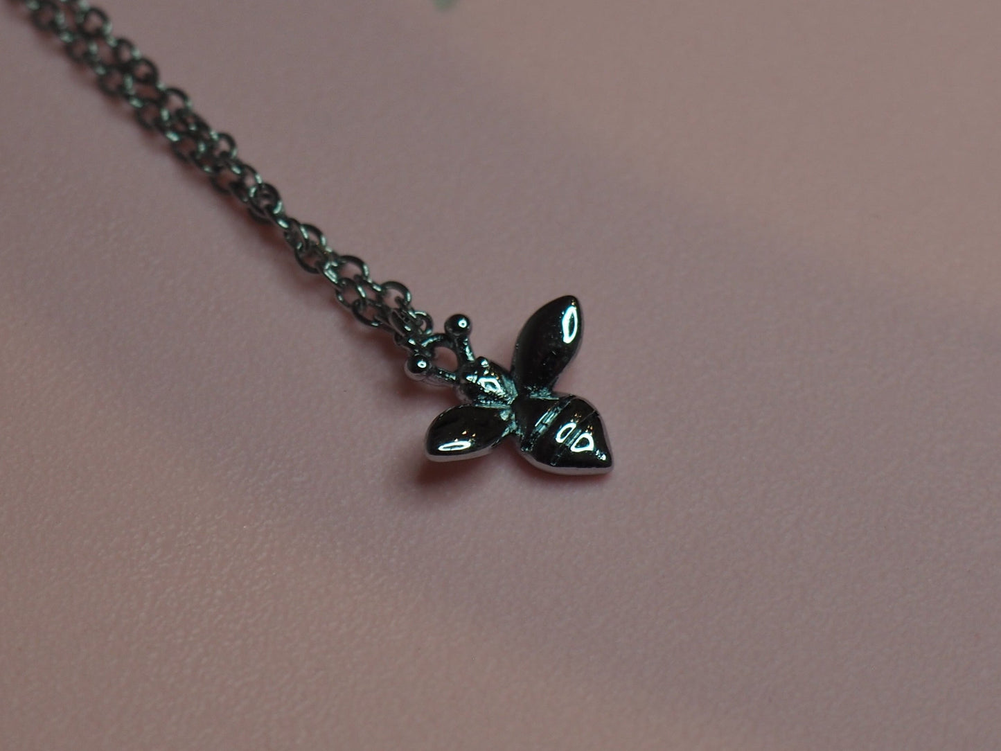 Collar abeja